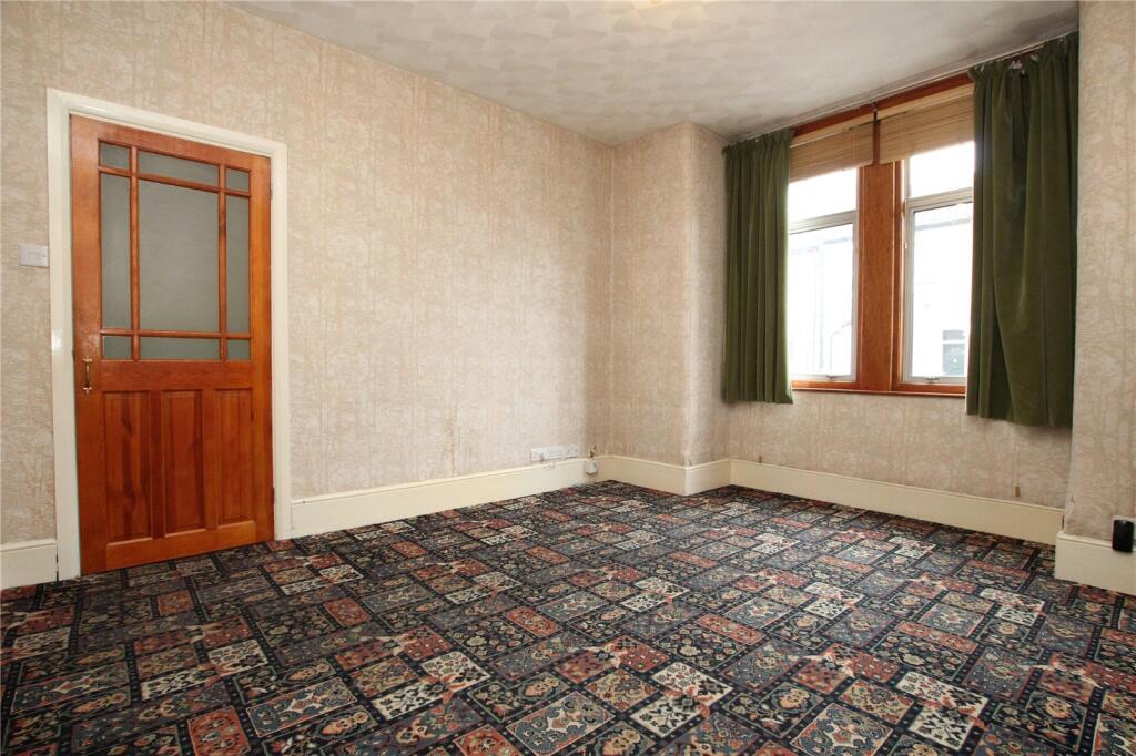 Ravine Grove, Plumstead Common, SE18 photo 4