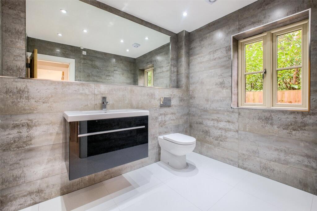 Additional image 7 of Warwick Road, Knowle, Solihull, West Midlands, B93