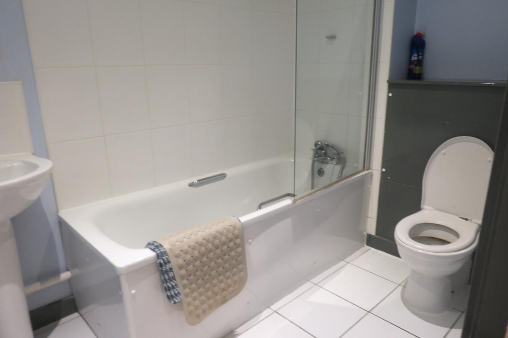 Apartment in Hull, Garrison Side, Old Town - View 5