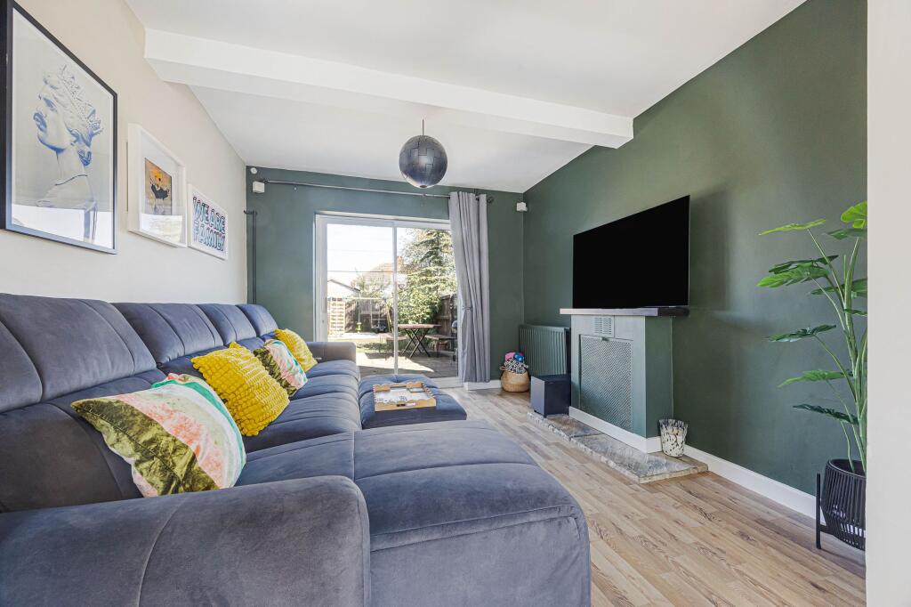 House in Swindon, Gorse Hill, Ferndale - More