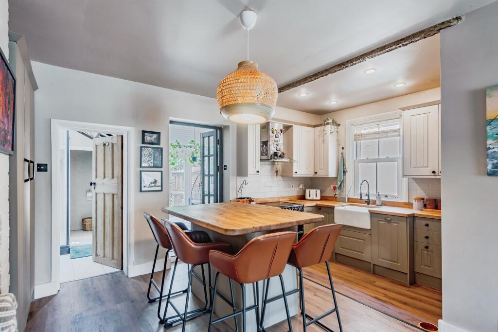 House in Mid Sussex, Worth - View 5