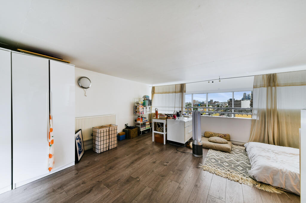 Apartment in London - More