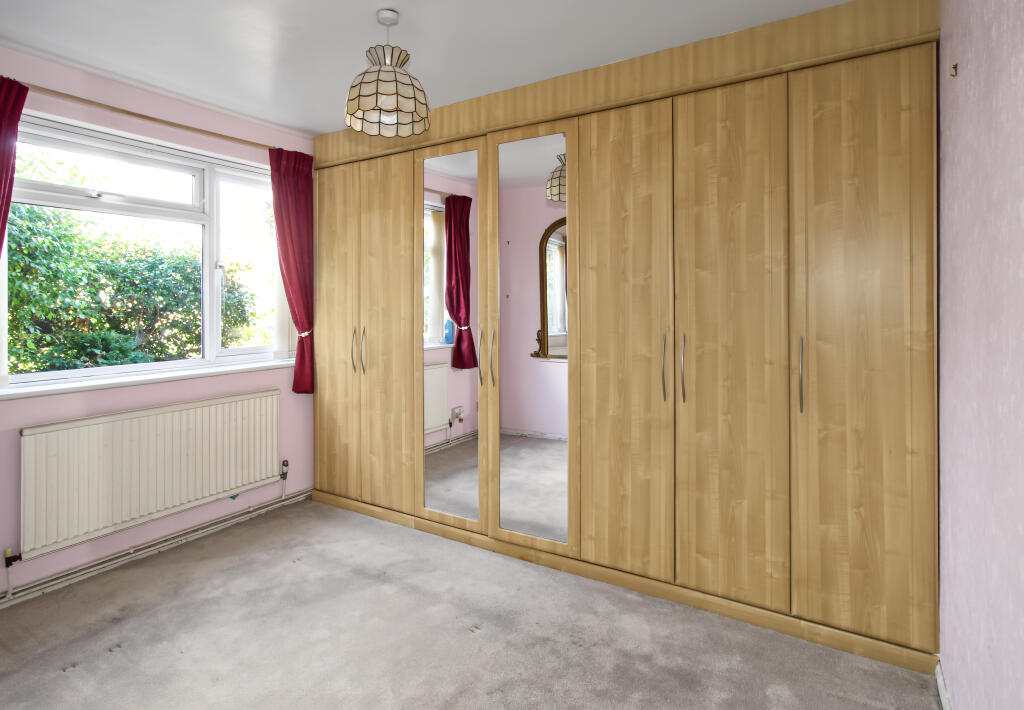 Apartment in Kingston upon Thames - View 4