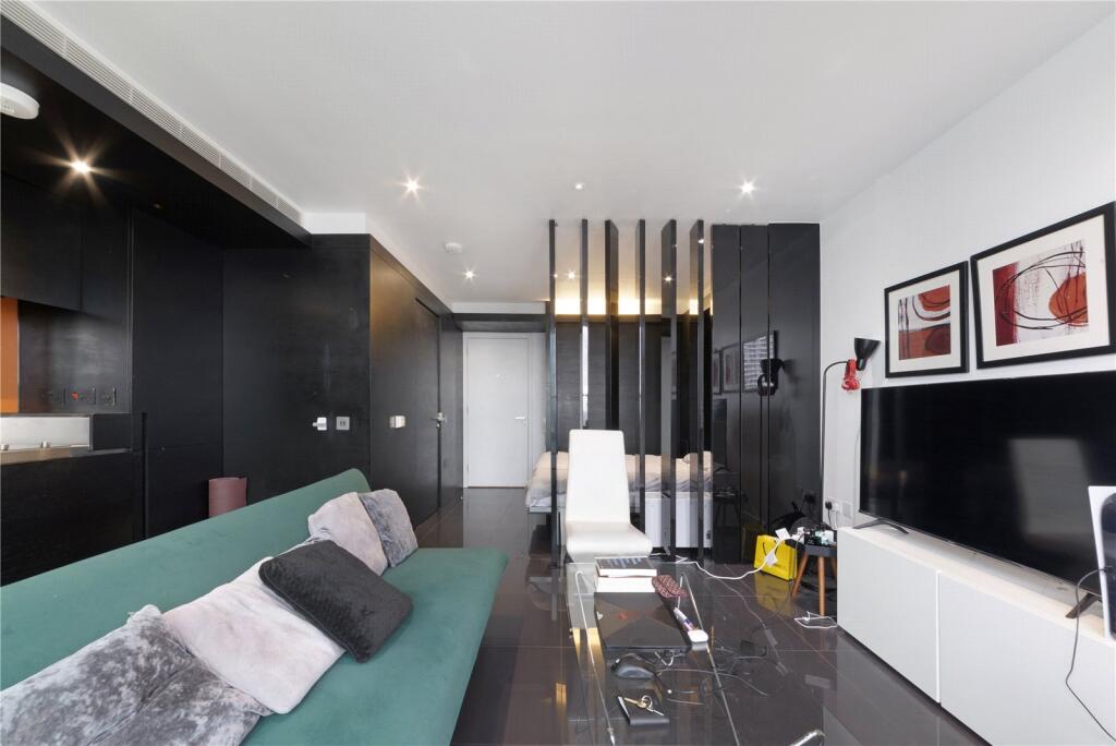 Main image of property: Pan Peninsula Square, London, E14