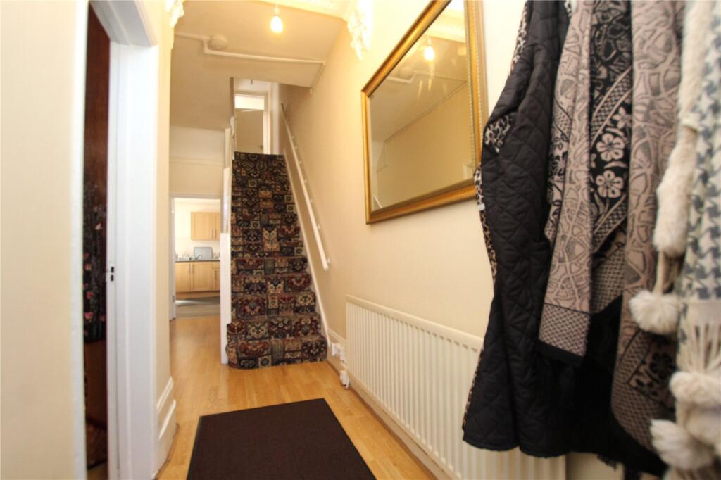 Waverley Crescent, Plumstead, London, SE18 photo 3