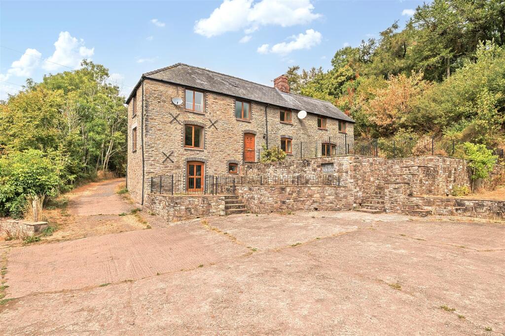 House in Llandrindod Wells, Bettws-y-Crwyn - View 4