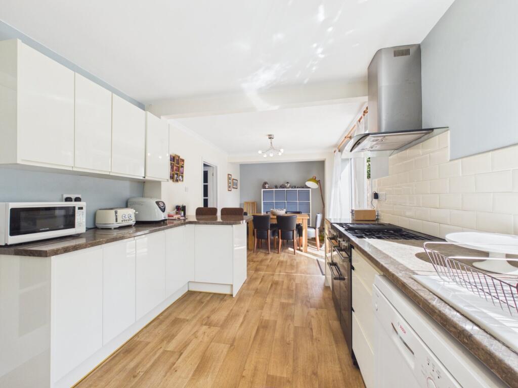 House in Hemel Hempstead - More