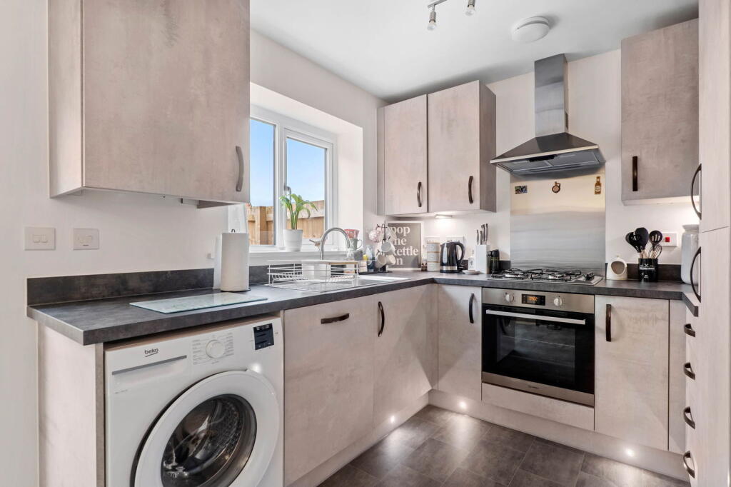 15 Knapper Grove, Broomhall, Worcester.  WR5 2TB photo 4