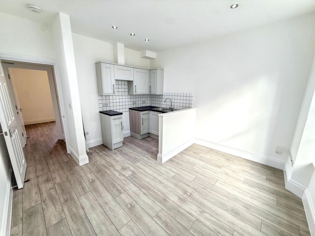 Apartment in Torquay - View 2