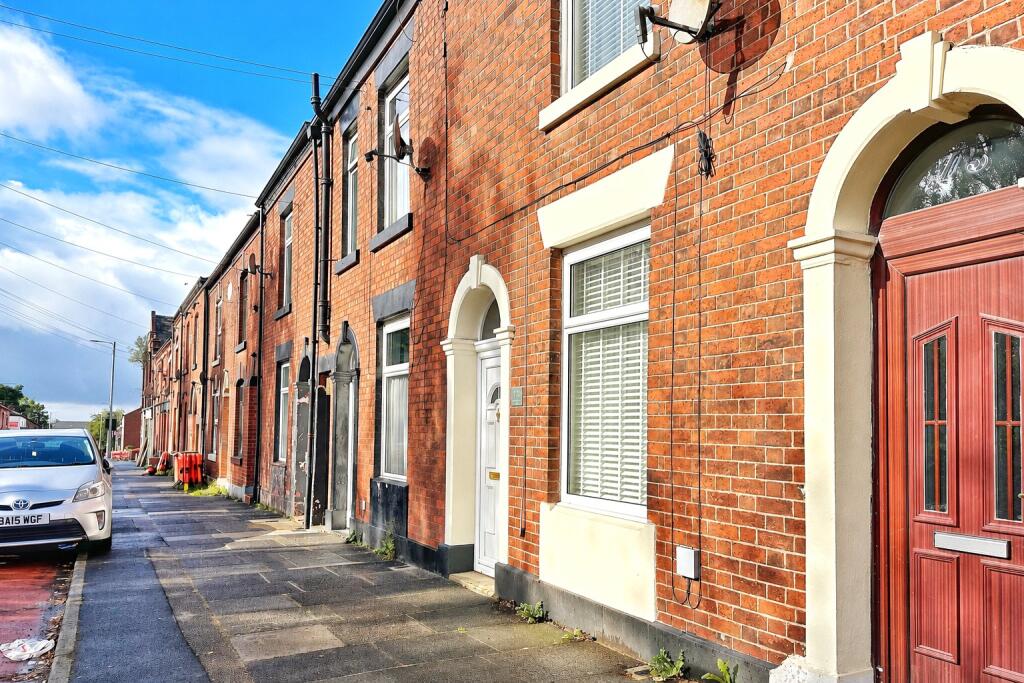 Main image of property: Whiteacre Road, Ashton-under-Lyne, Greater Manchester, OL6
