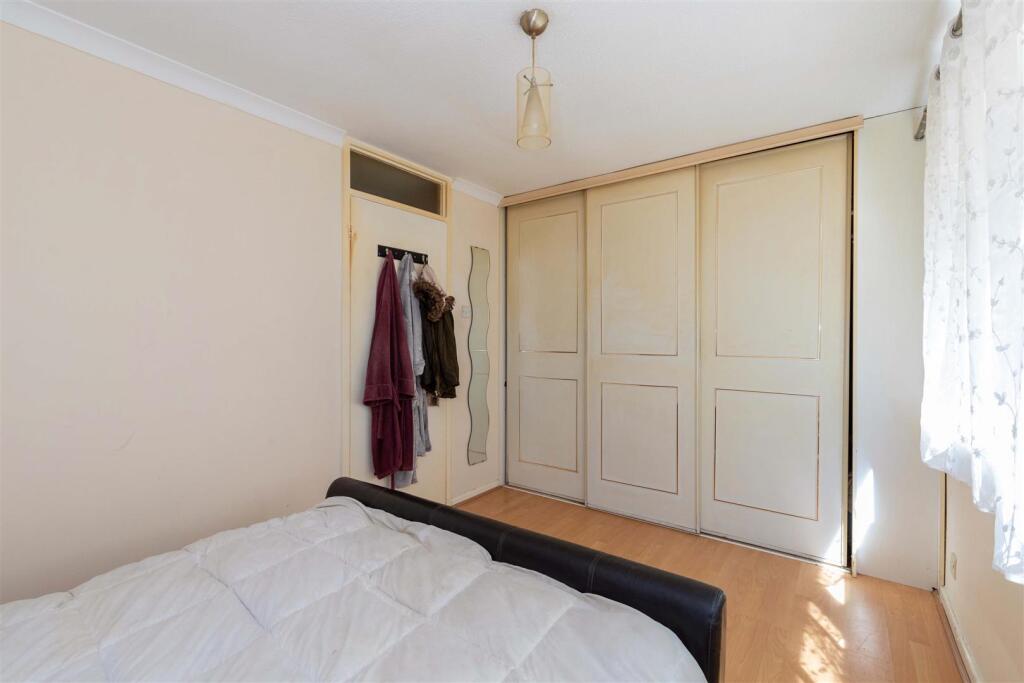 Apartment in Maidenhead, Bath Court, St Marks - View 5