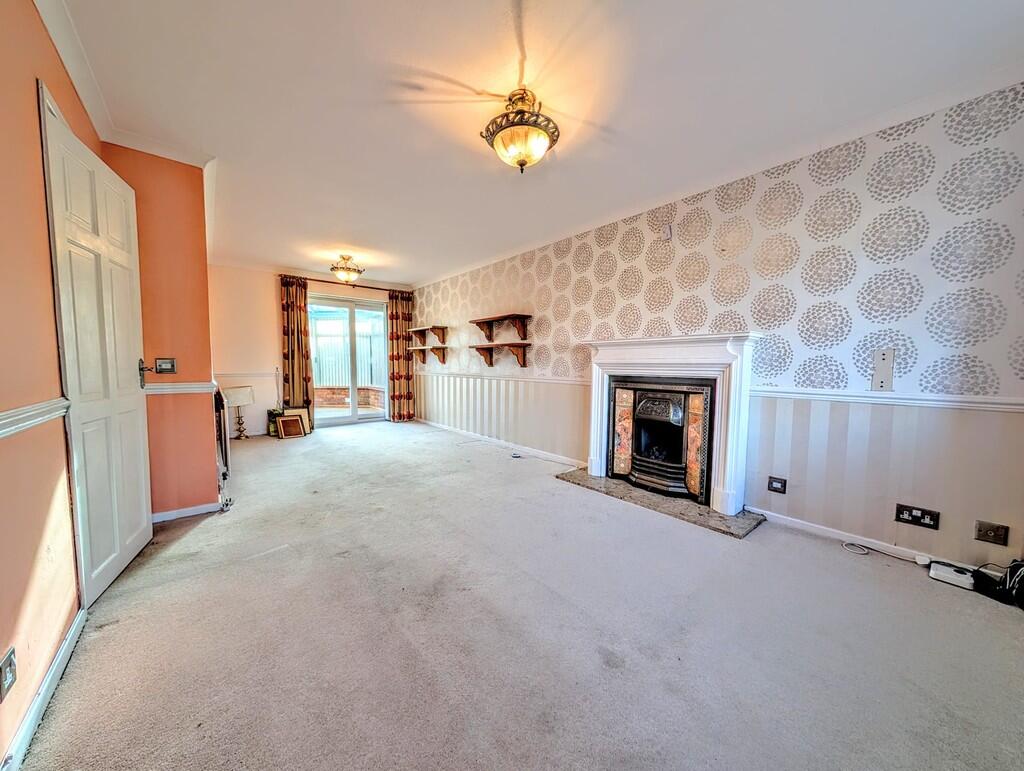 Leys Close, Barrowby, Grantham photo 4