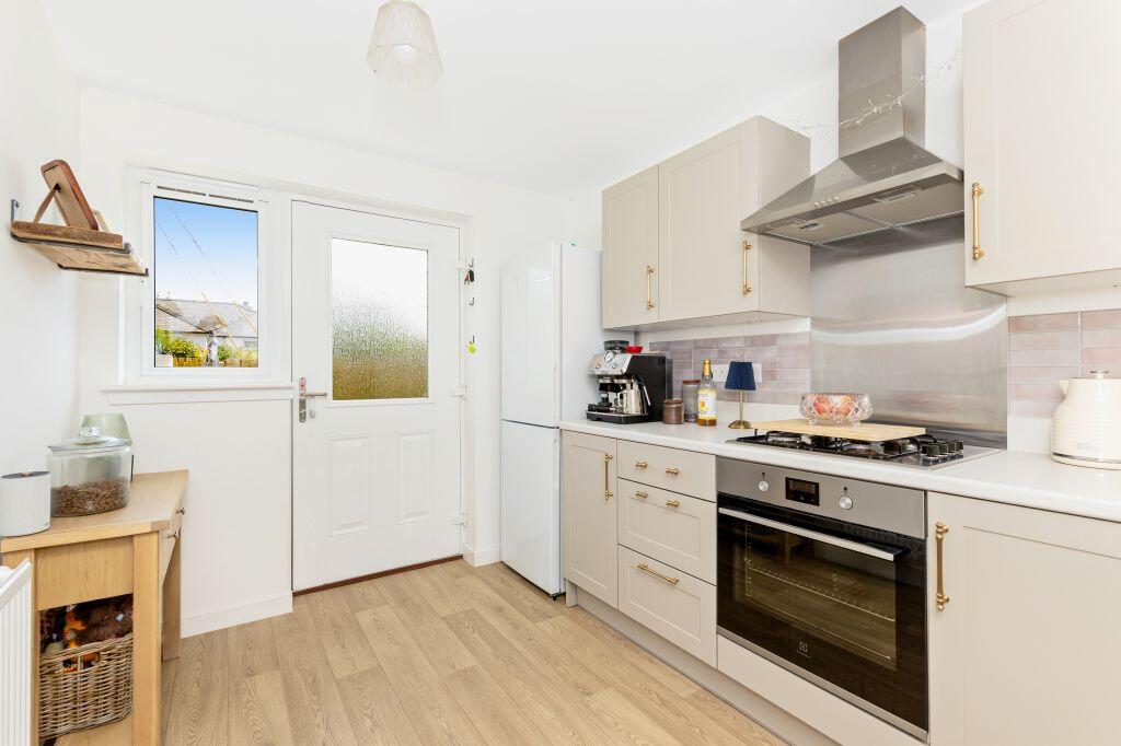 House in East Calder, Calderwood - View 5