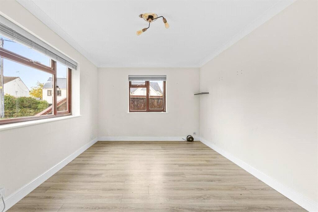 Apartment in Hemel Hempstead - View 5