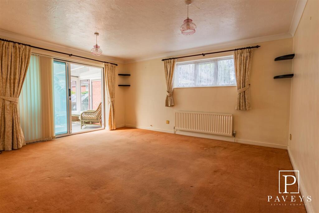 Romney Close, Kirby Cross, Frinton-On-Sea photo 4