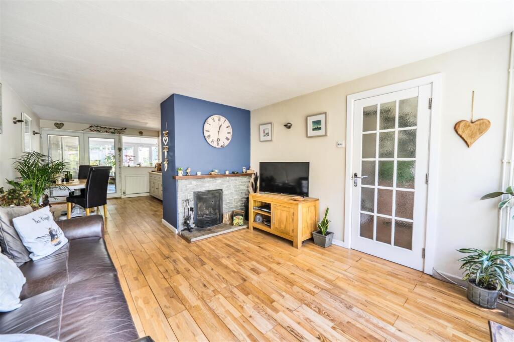 House in Syresham, West Northamptonshire - More
