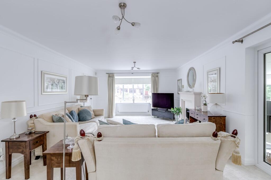 Chorley Road, Standish, WN1 - More