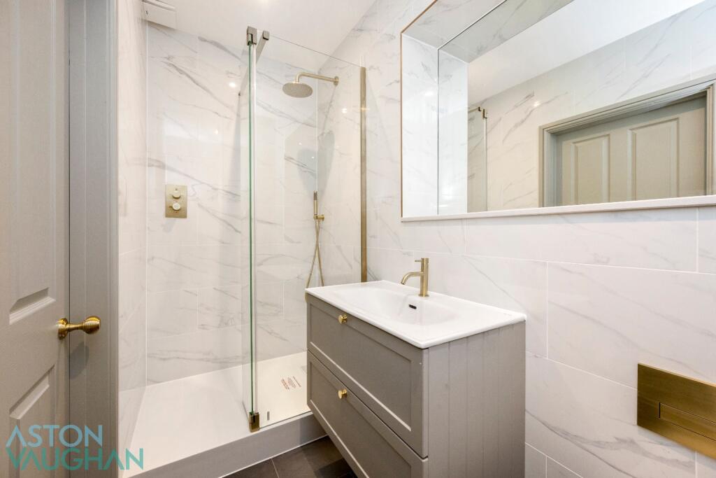 Apartment in Brighton, Queen's Park - More