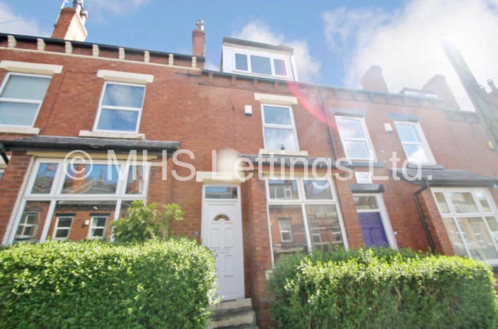 Main image of property: Hessle Terrace, Leeds, LS6 1EQ