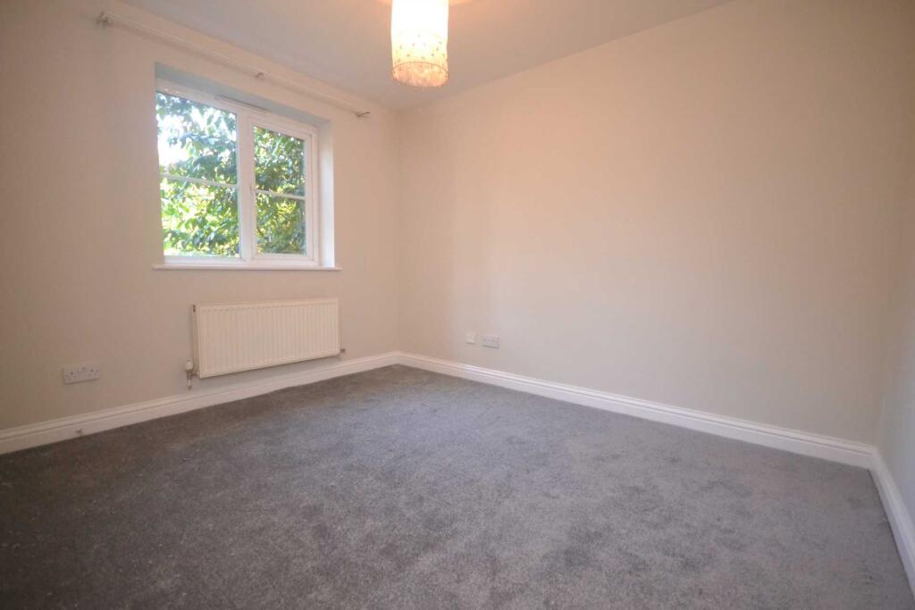 Apartment in Reading - View 4
