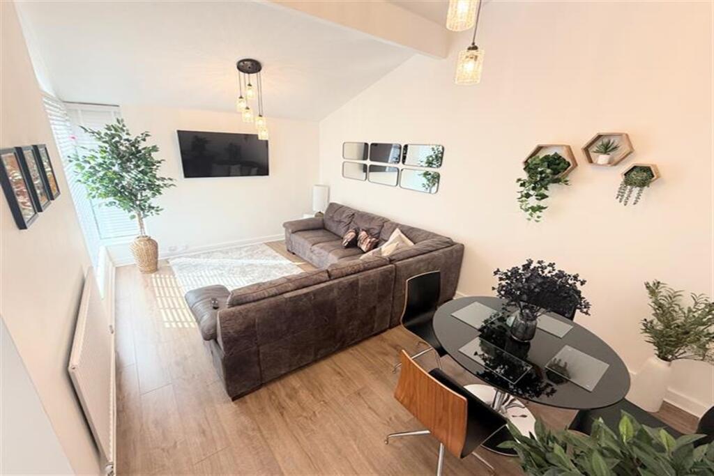 Main image of property: 10 Spring Court, Runcorn