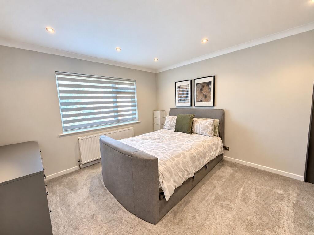 Castlewood Avenue, Newton Abbot, TQ12 photo 4