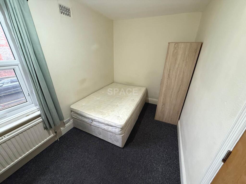 Basingstoke Road, Reading, Berkshire, RG2 0ET