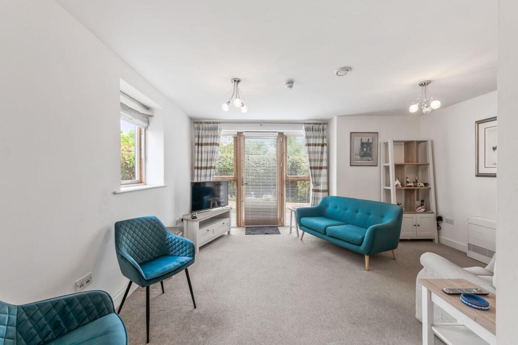 Apartment in Warrington - More