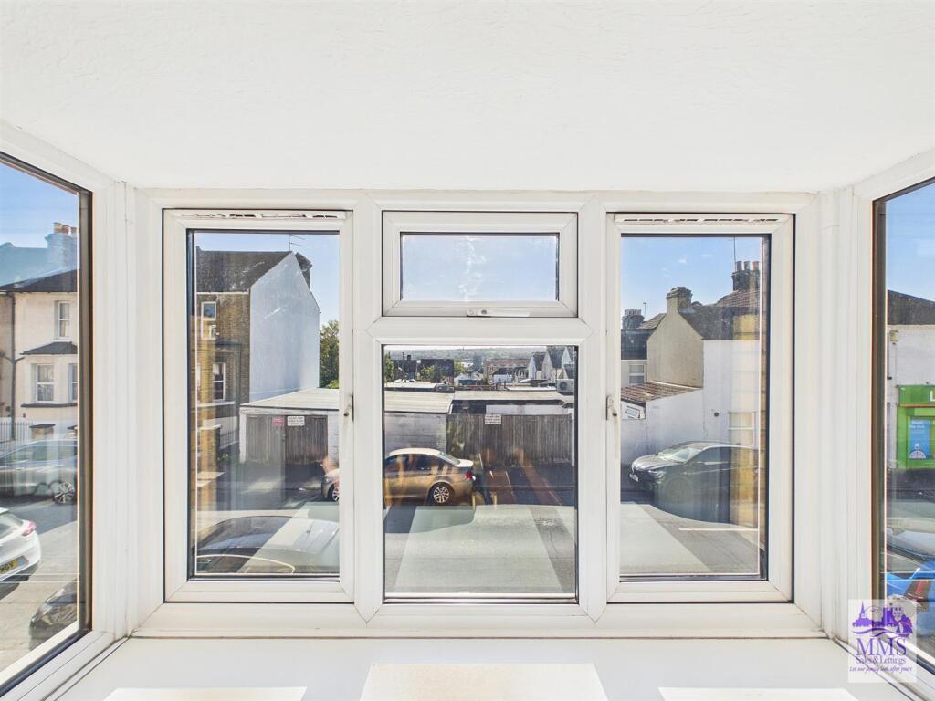 House in Strood, Medway - View 5