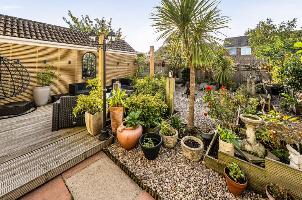 Marlborough Close, Chichester, PO19 photo 4