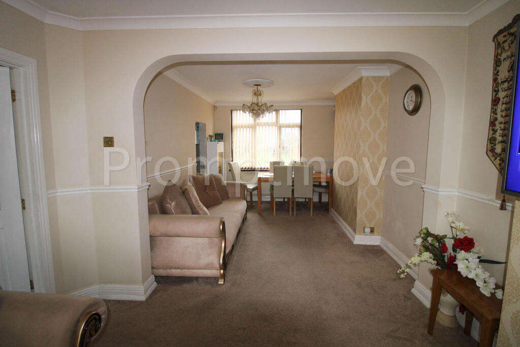 House in Luton - View 3