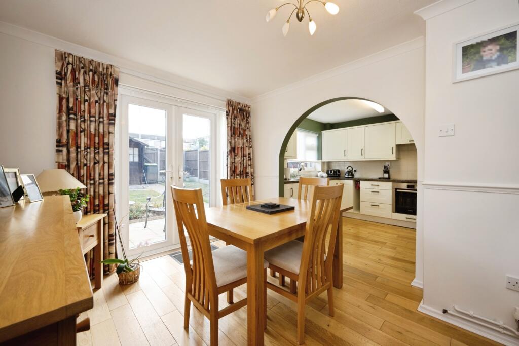 House in Milton Keynes, Bedford - More