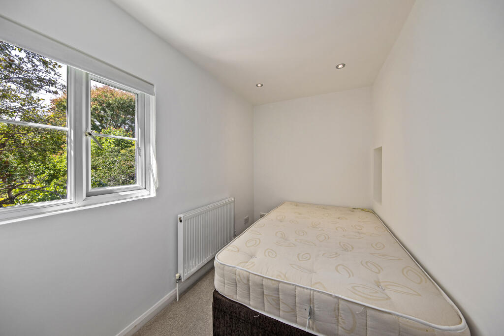Apartment in Twickenham - More