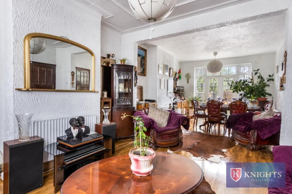 House in London - View 5