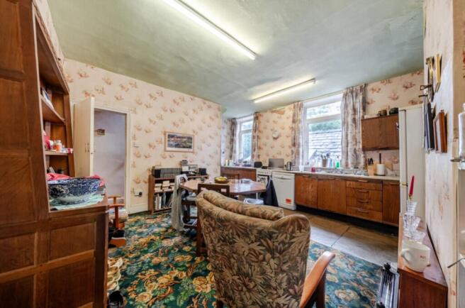 Kitchen Diner.
