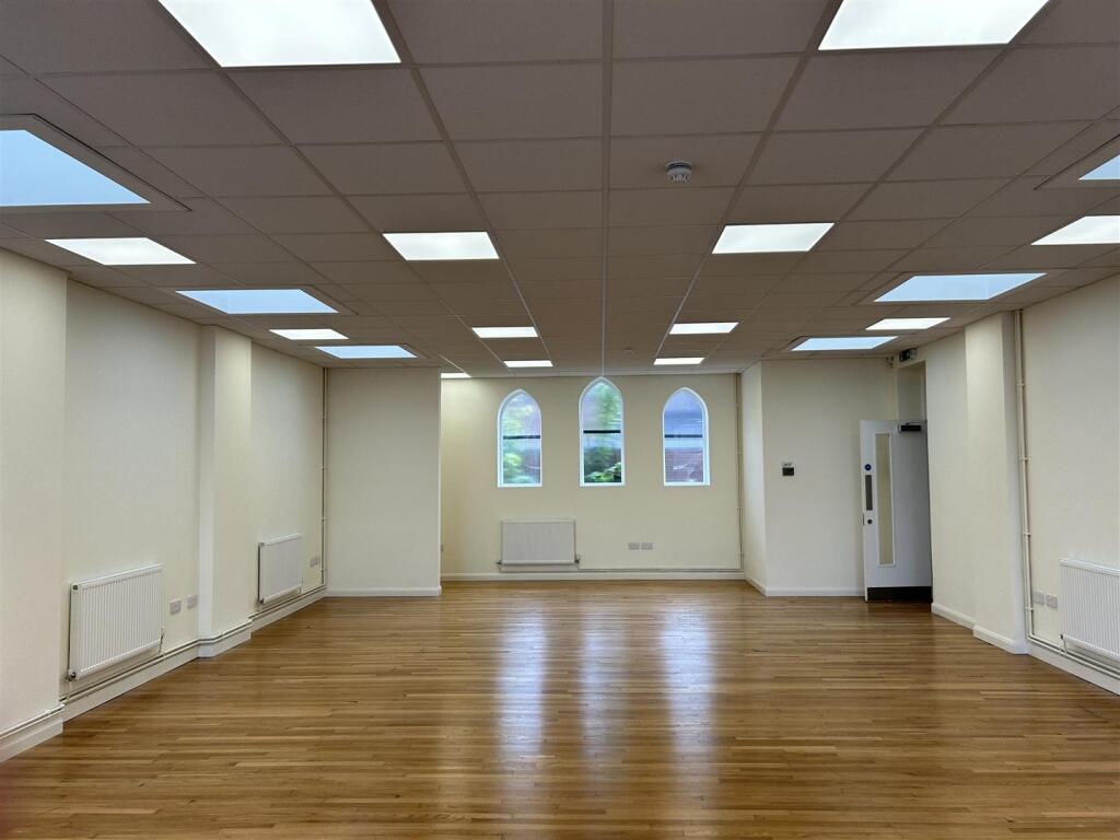 Stourbridge Road, Halesowen, West Midlands