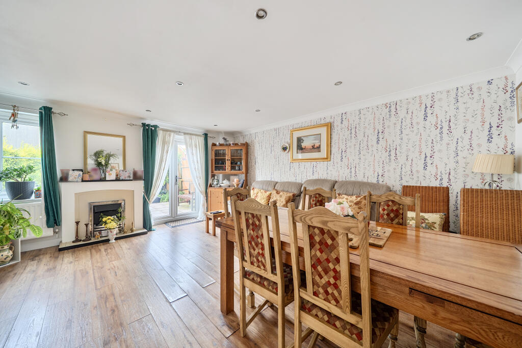Havisham Drive, Haydon End, Swindon, SN25 photo 4