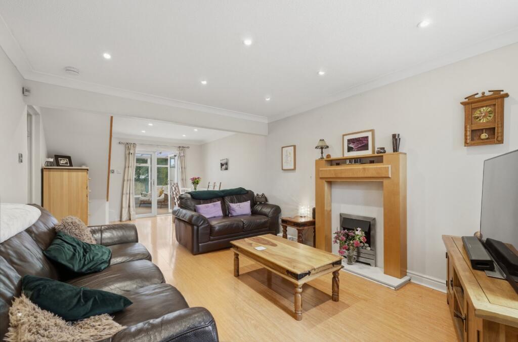 House in Paisley, Castlehead - View 3