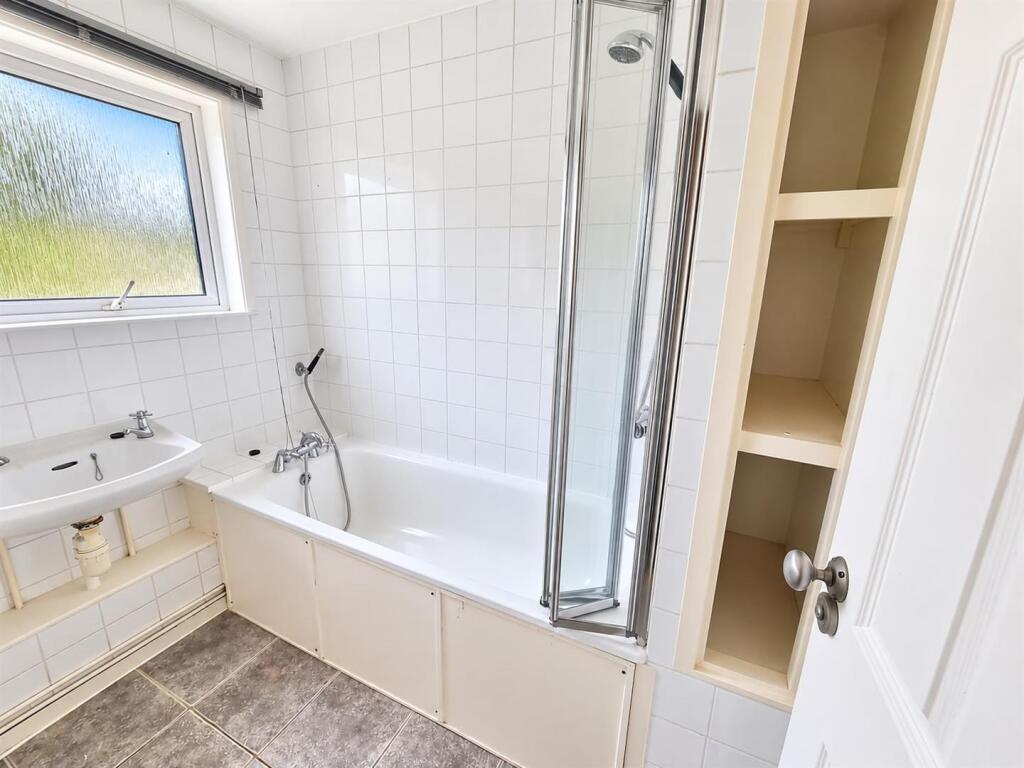 House in Gosport, Hardway - View 5