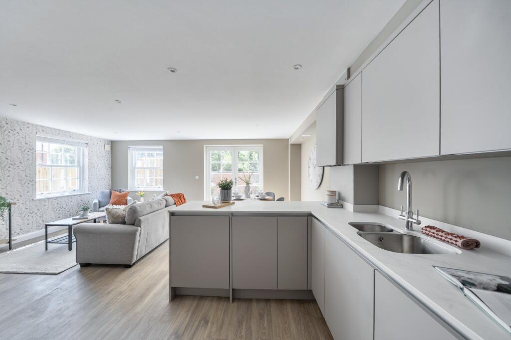 Apartment in Southampton - View 3