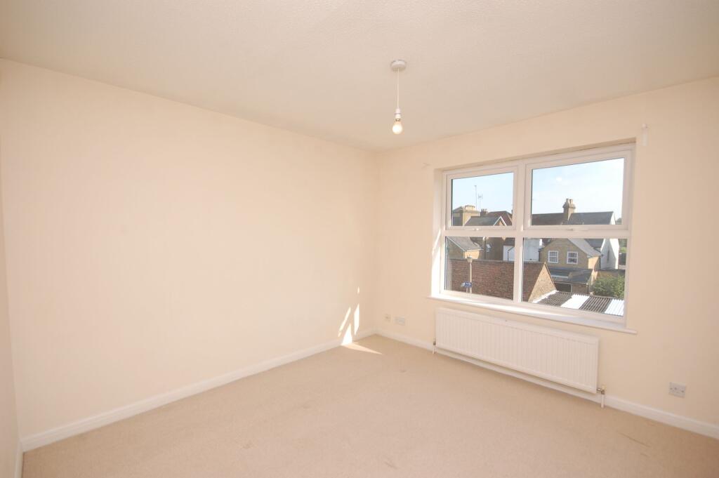 Apartment in Watford - View 4