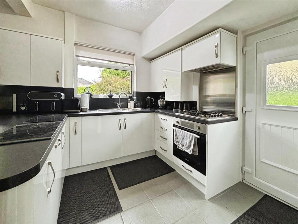House in Bradford, West Yorkshire - View 4