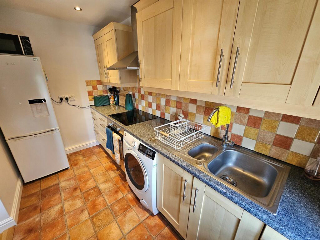Apartment in Hemel Hempstead - View 5