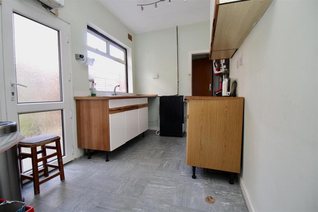 House in Birmingham, West Midlands - View 4