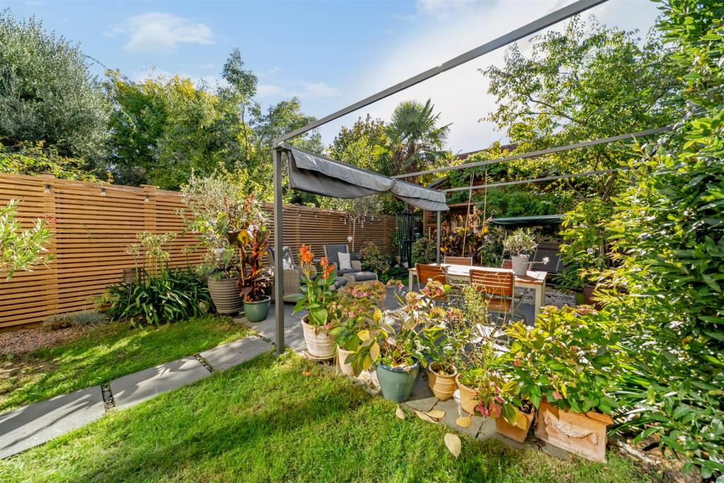 House in London, South Wimbledon, Merton - View 3