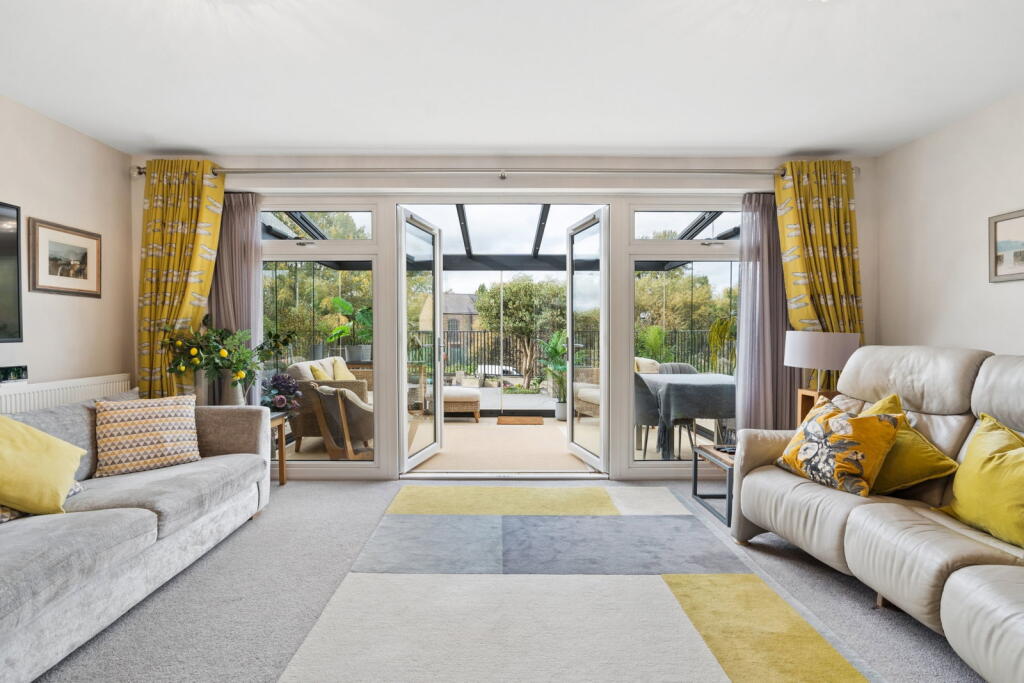 House in Southall - View 3