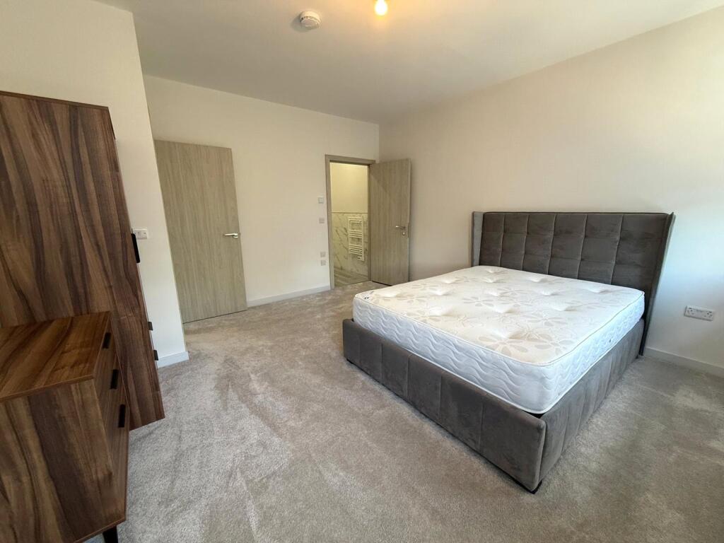 Apartment in Leeds - More