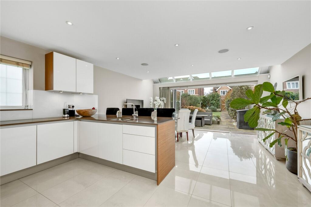 House in Elmbridge, Esher Place, Esher - View 2