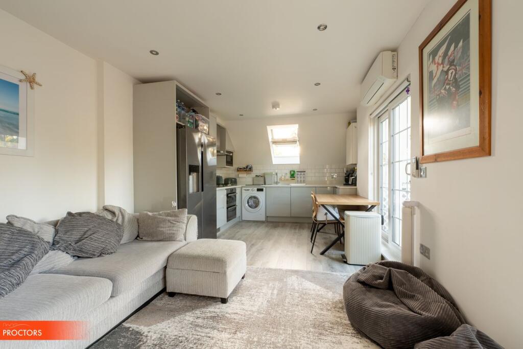Apartment in London, Shirley - View 4