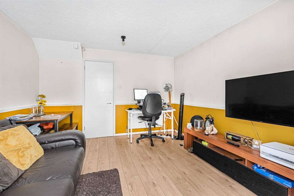 House in Watford, Hertfordshire - View 5